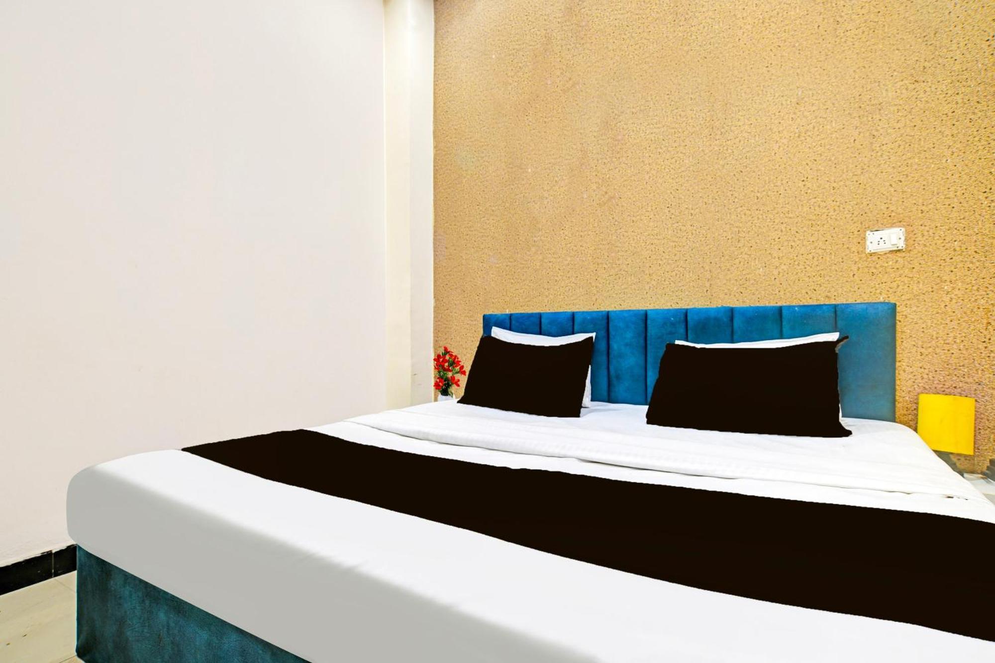 Super Hotel O Hanuman Naka Ujjain Formerly Krishna Palace Экстерьер фото